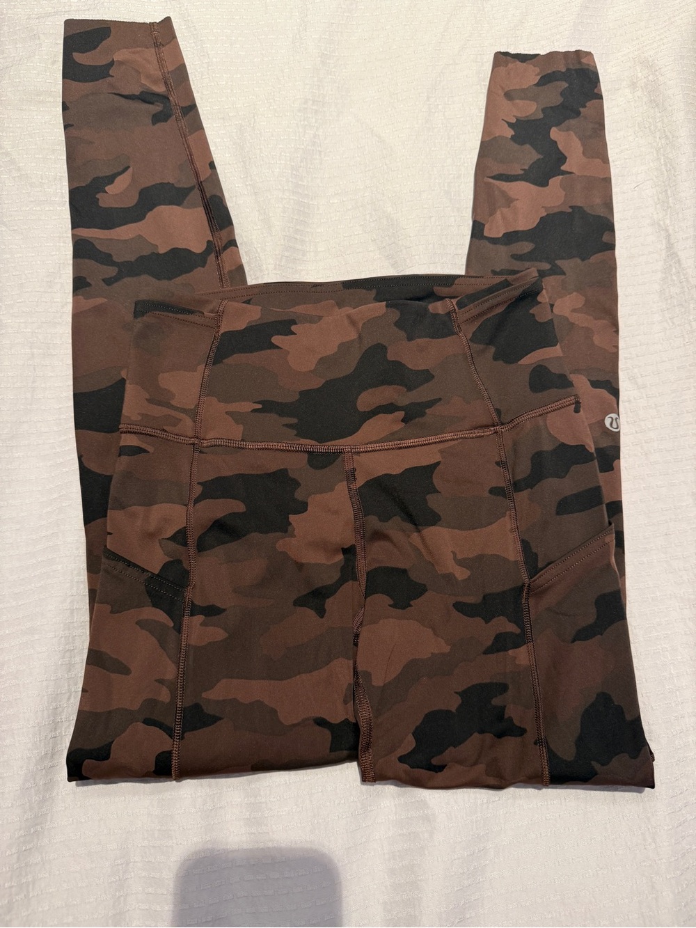 Women’s Lululemon camo athletic leggings